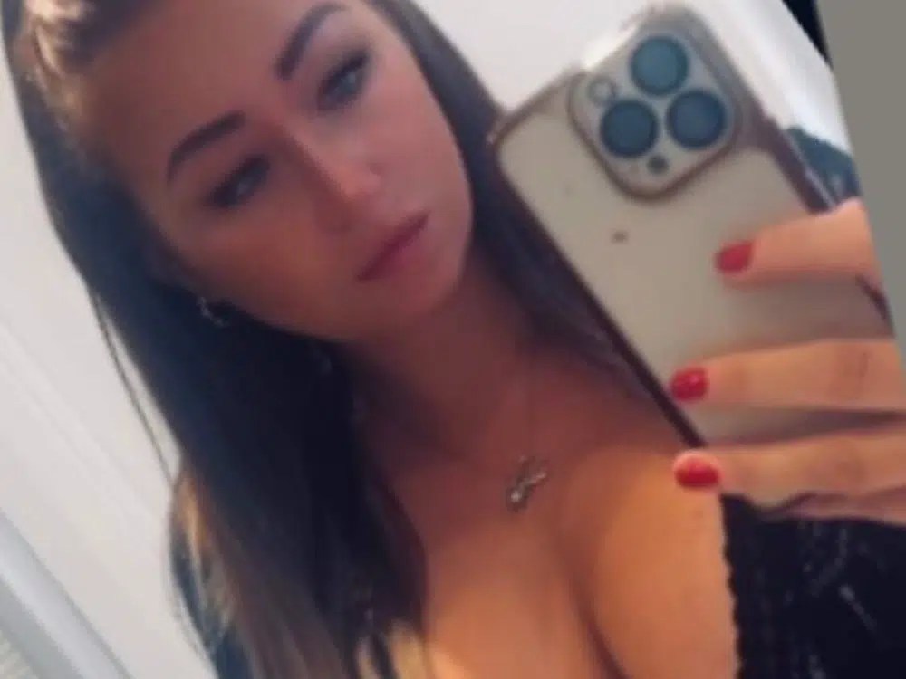 Fußfetisch Milf (37) aus München für Liebhaber und Kenner Fußfetisch Milf aus München für Liebhaber