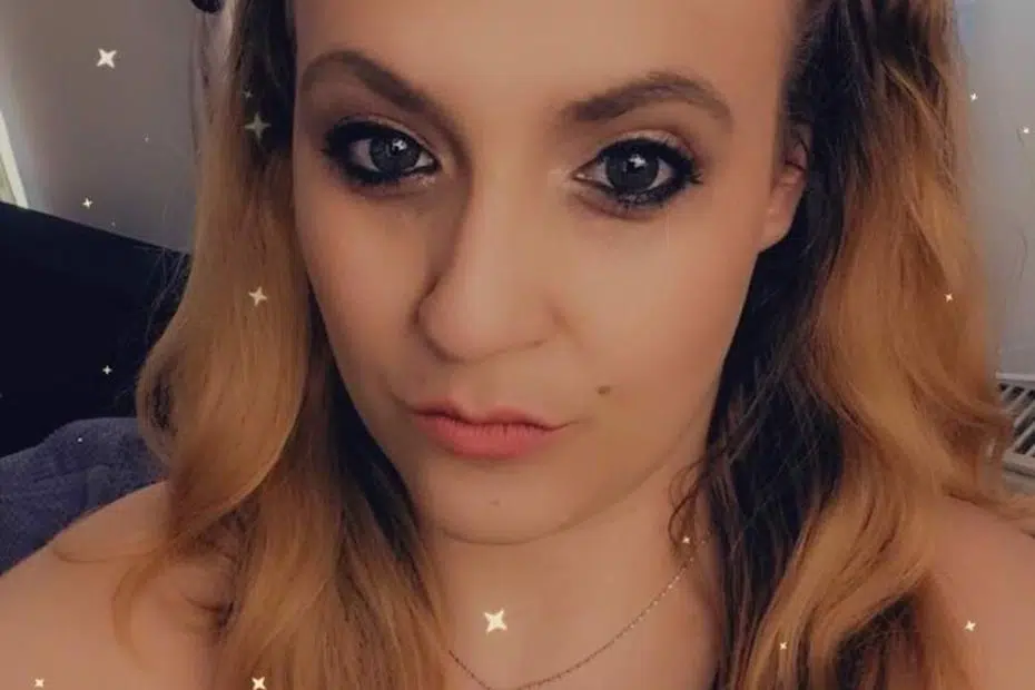 Kleine Sexsklavin für Erziehung und Sessions